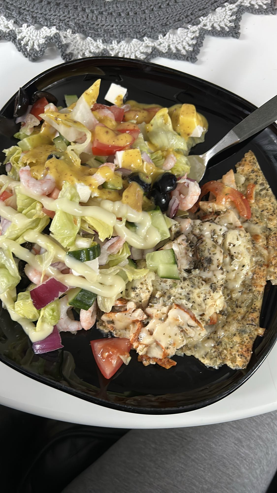 Kycklingpizza med sallad