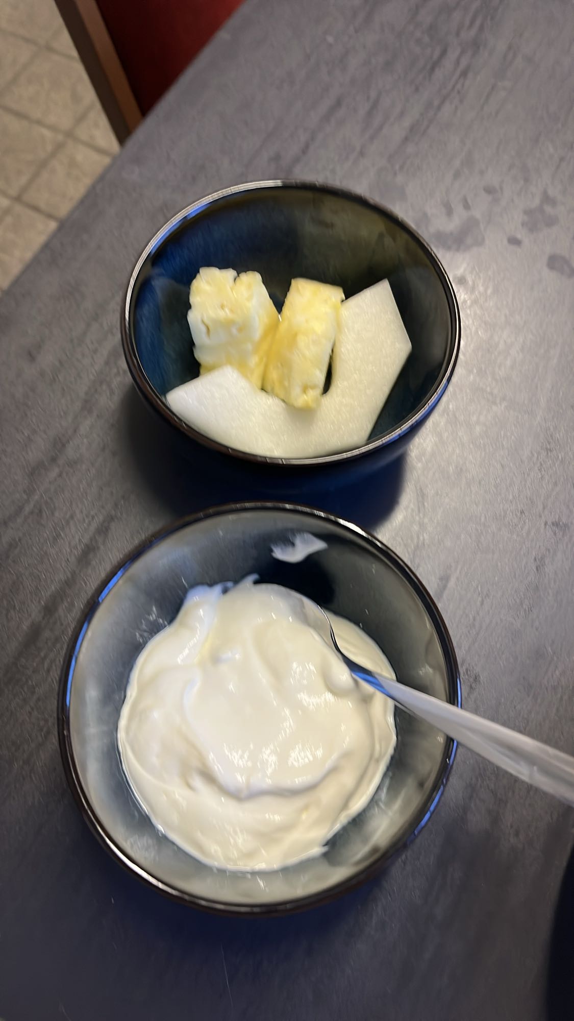 Yaourt et fruits frais