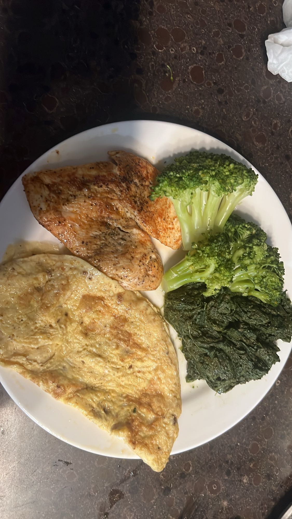 Kipfilet met omelet en groenten