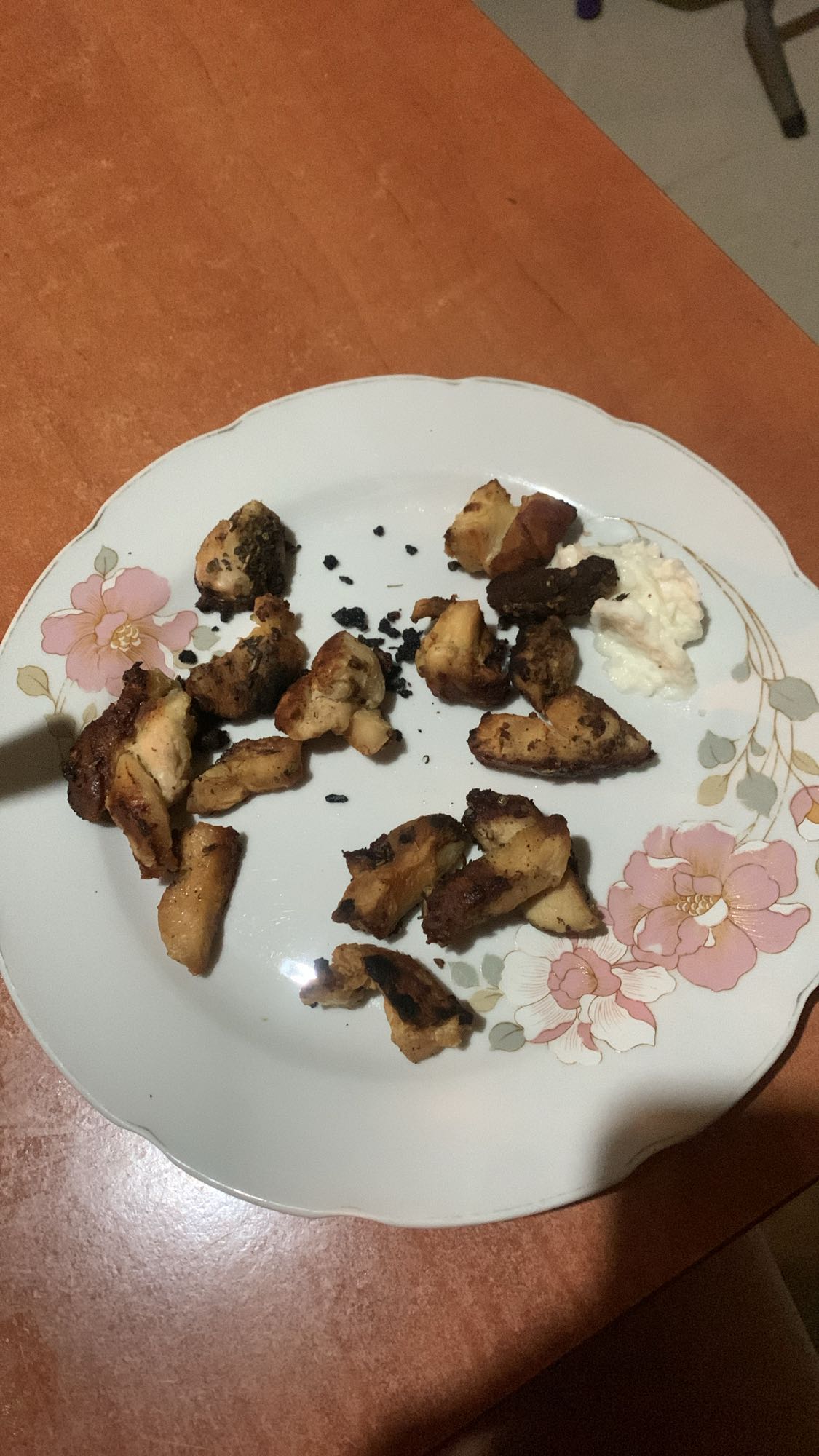 Grilled chicken pieces