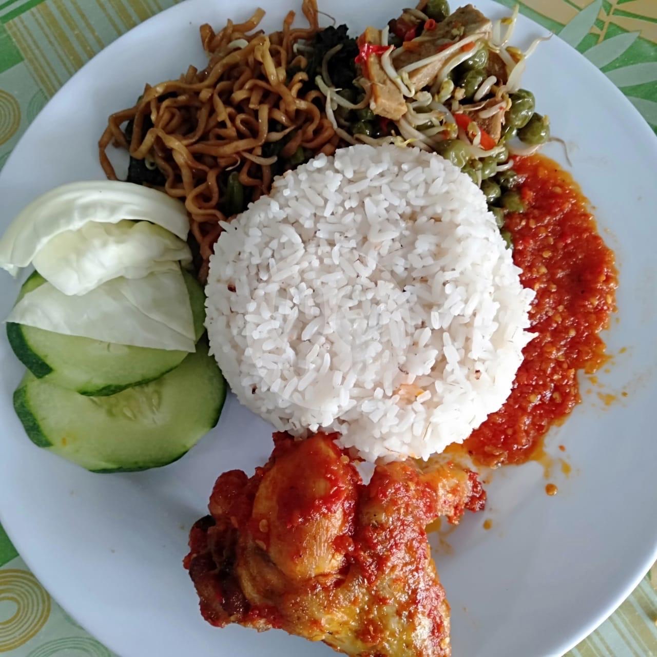 Rice with chicken and veggies