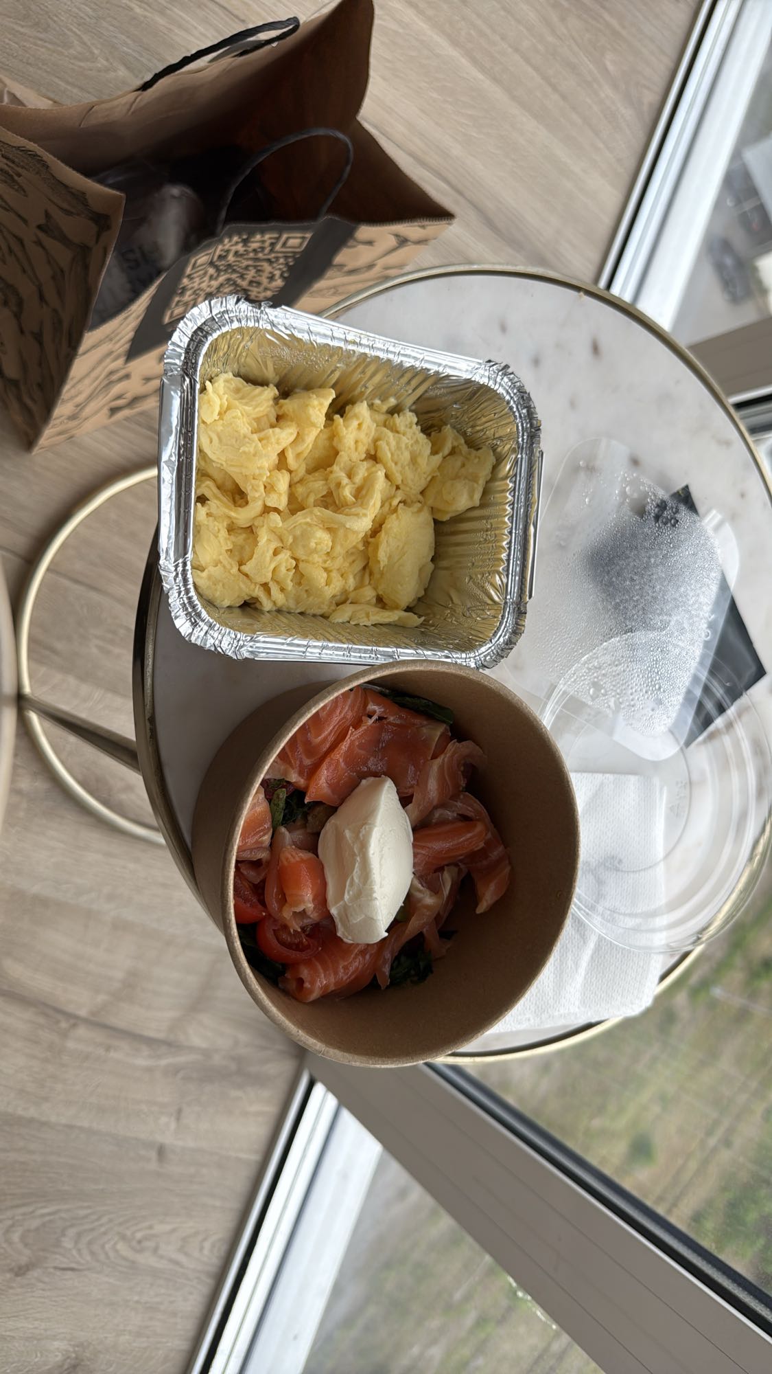 яичница с лососем