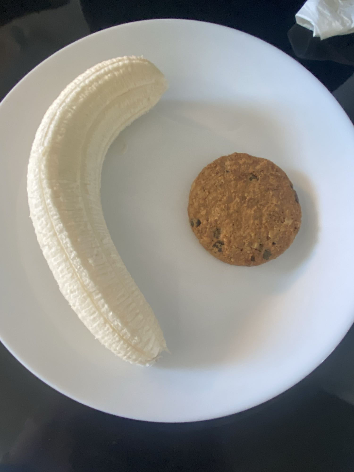 موزة وبسكويت