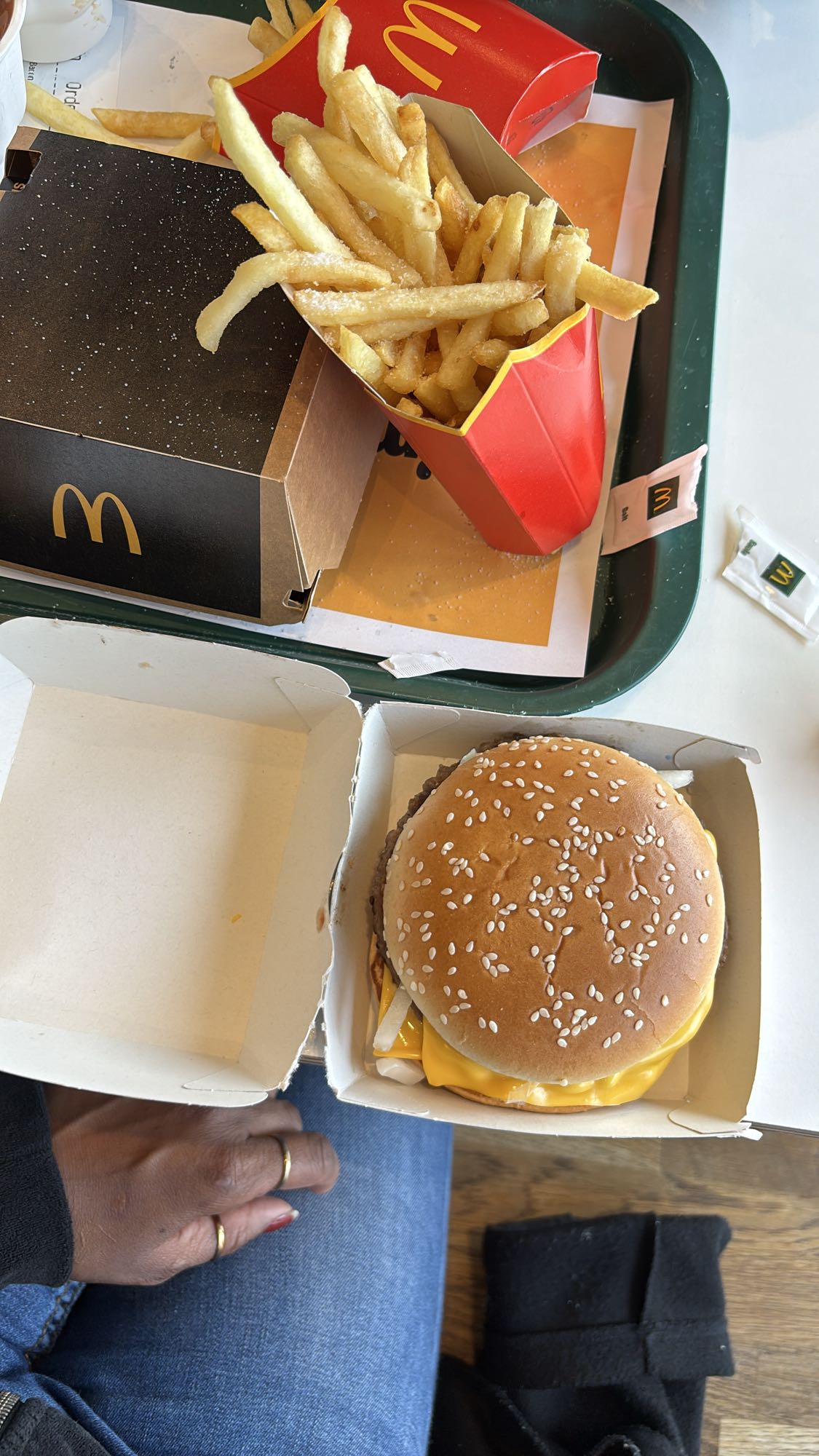 Cheeseburgare med pommes