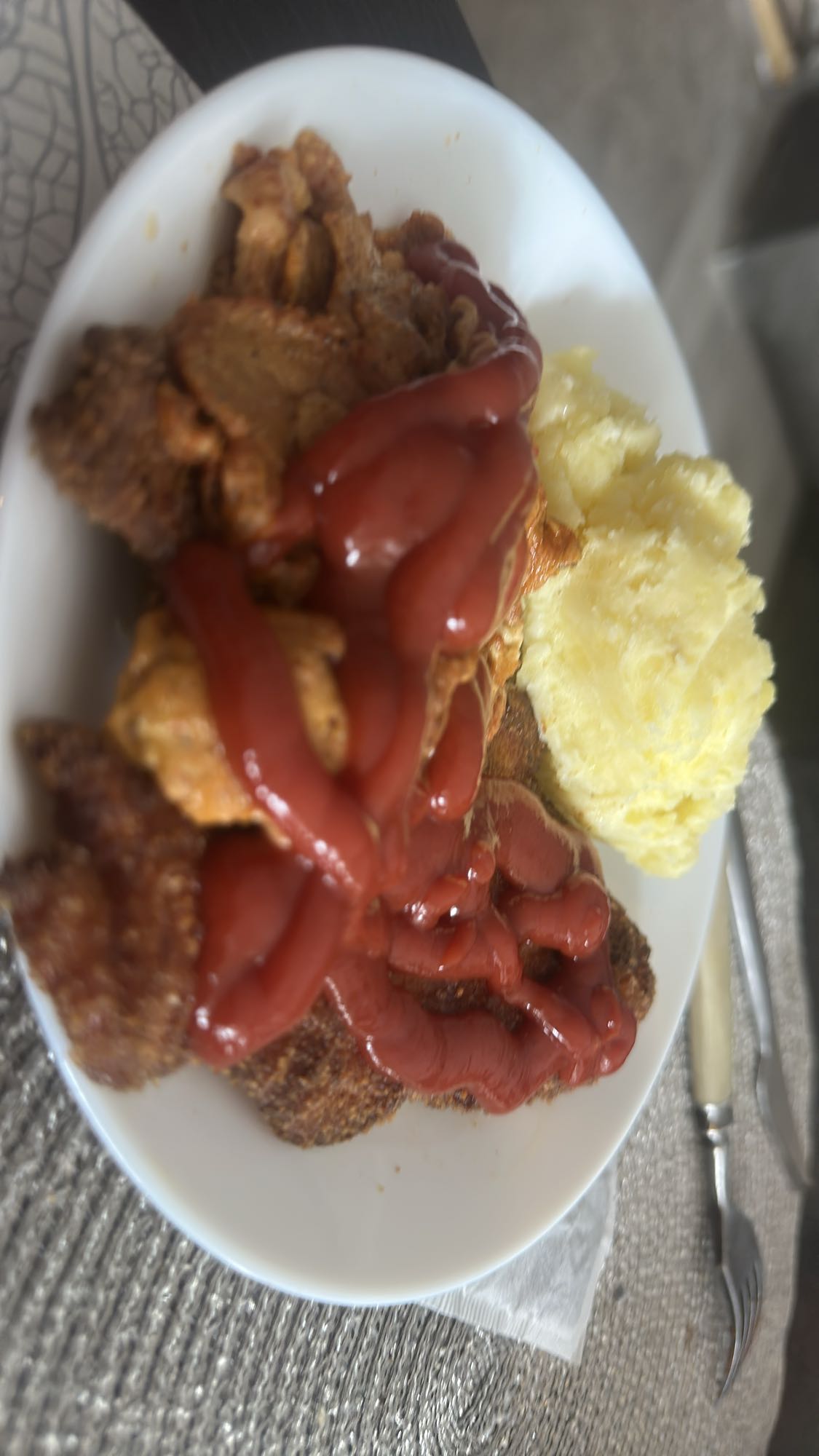 Kotlet schabowy z ziemniakami