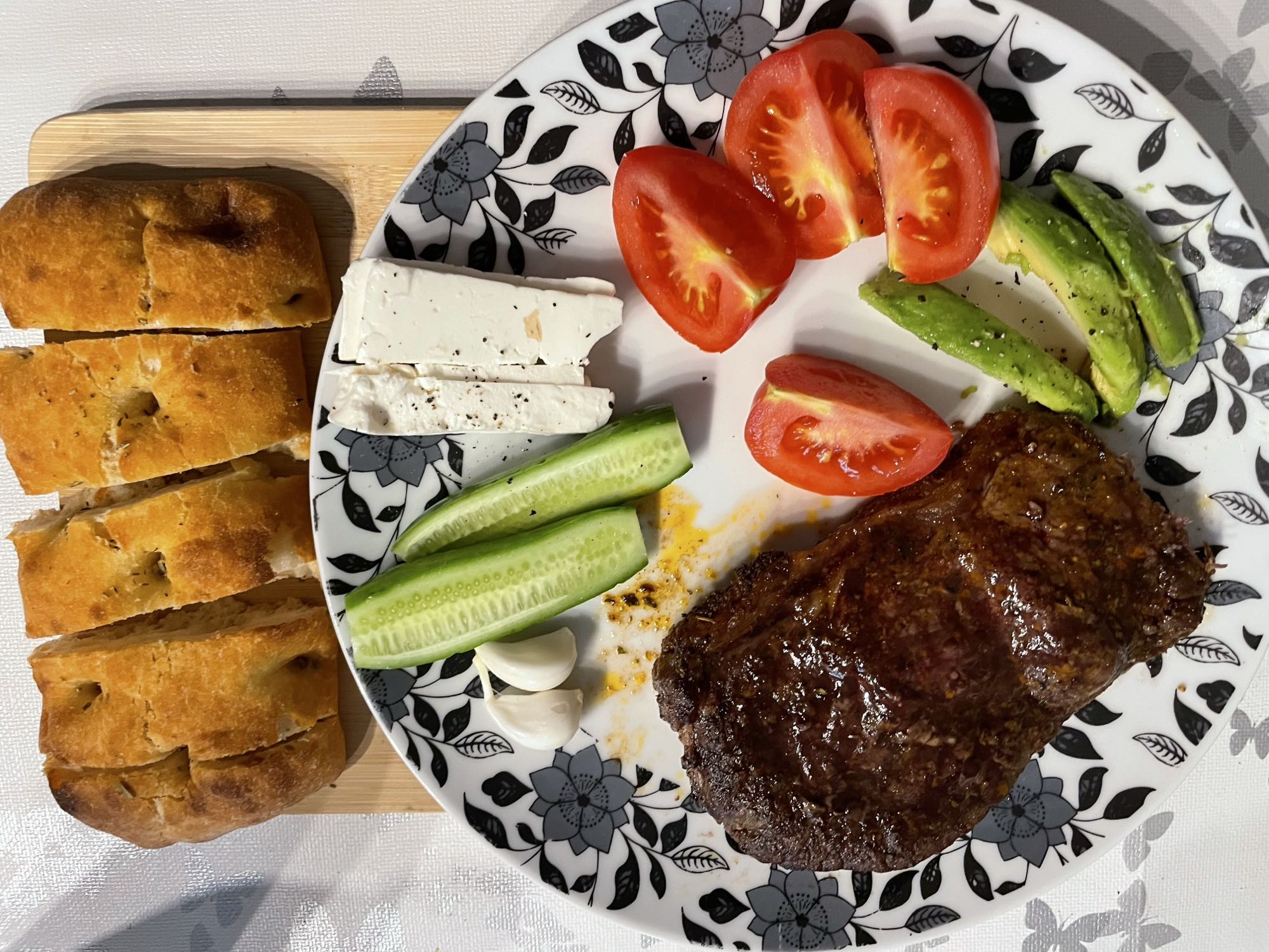 Steak mit Gemüse & Brot