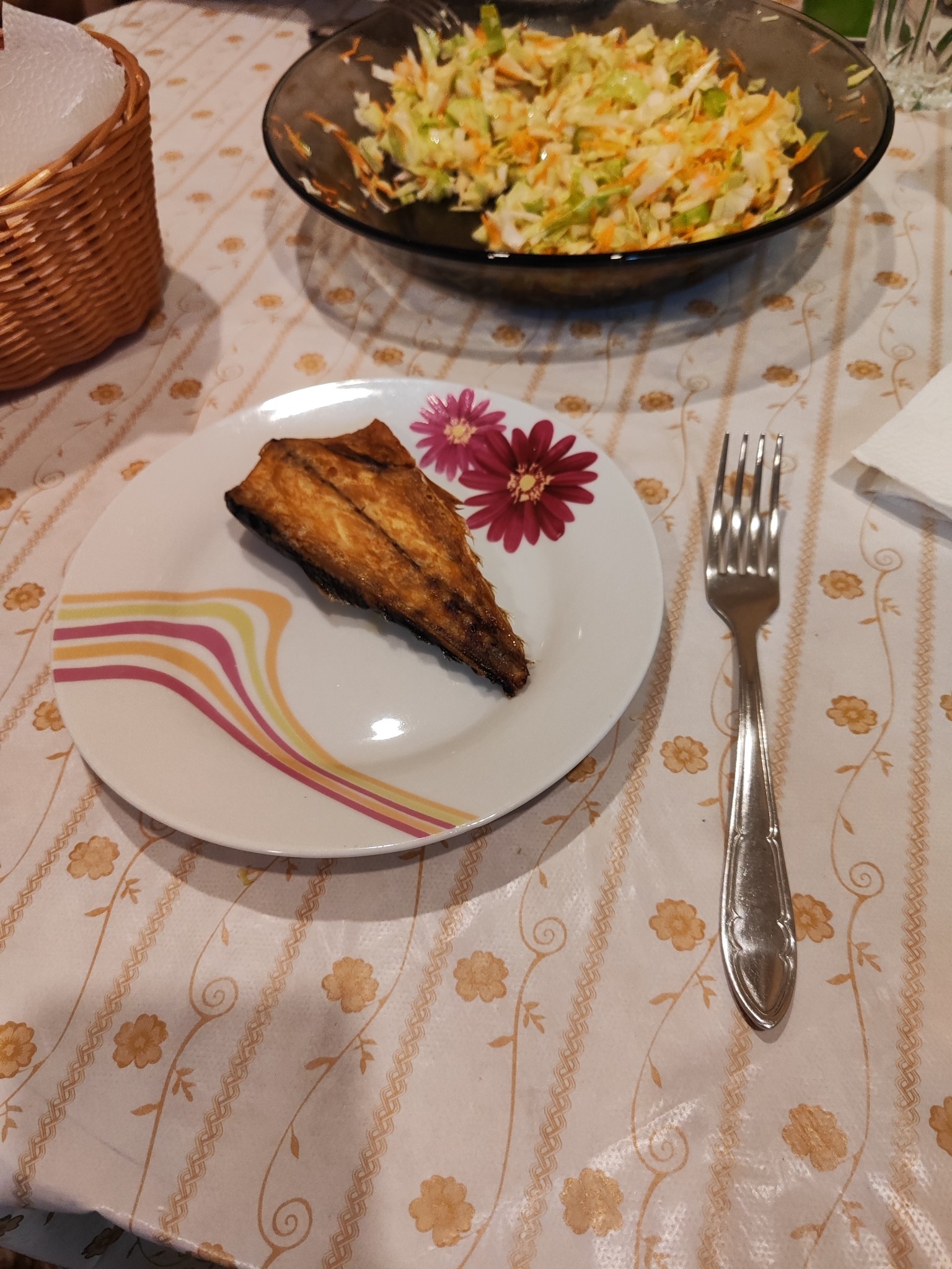 Grilled fish with salad