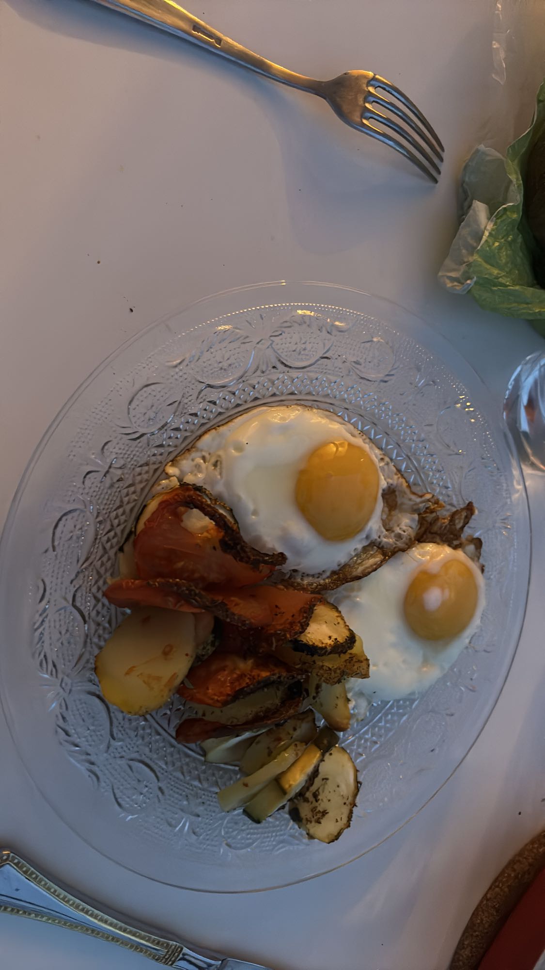 Oeufs et légumes sautés