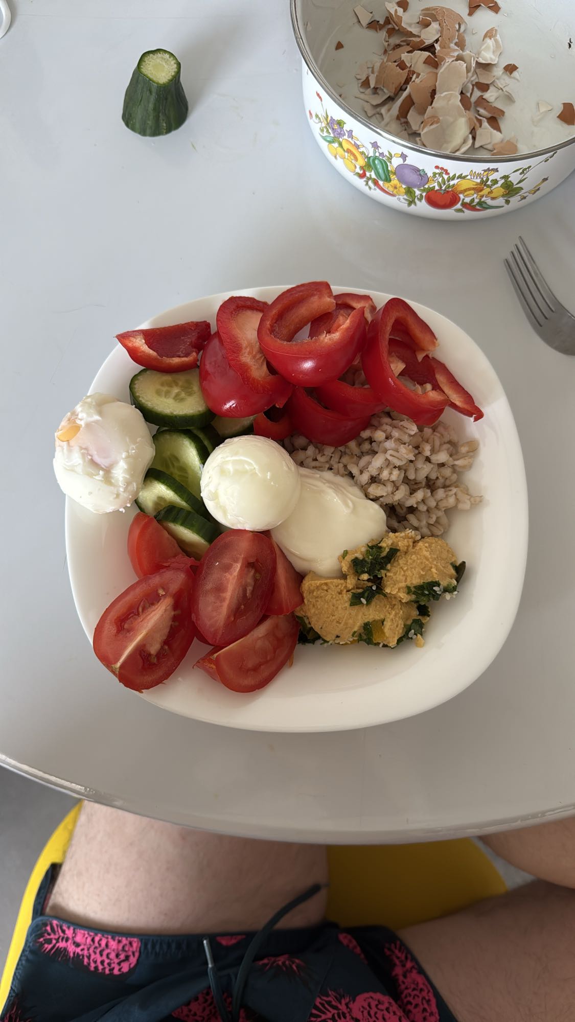 Mic dejun cu ouă și legume