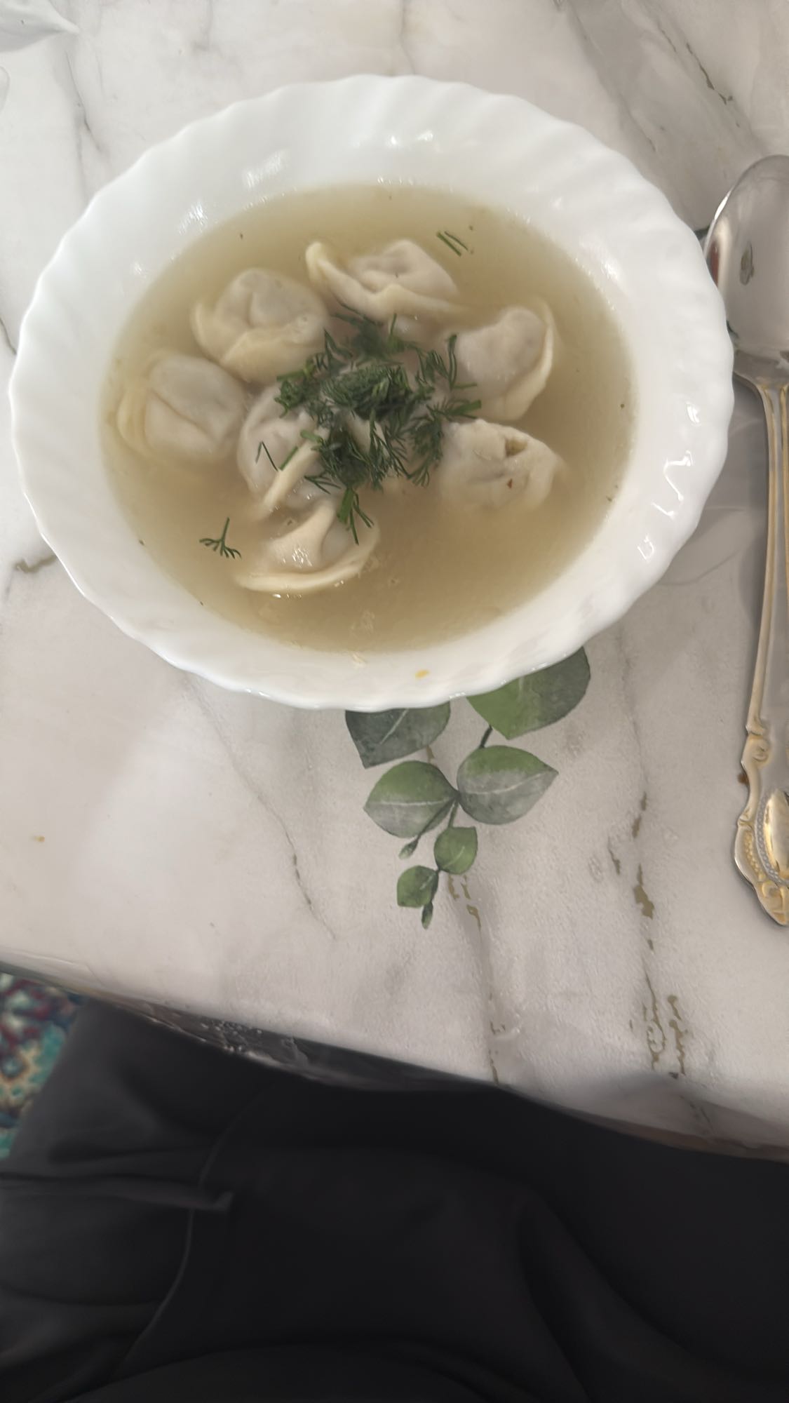 пельмени в бульоне