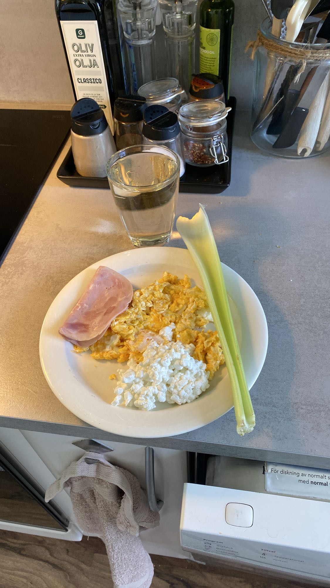 Ägg och keso tallrik