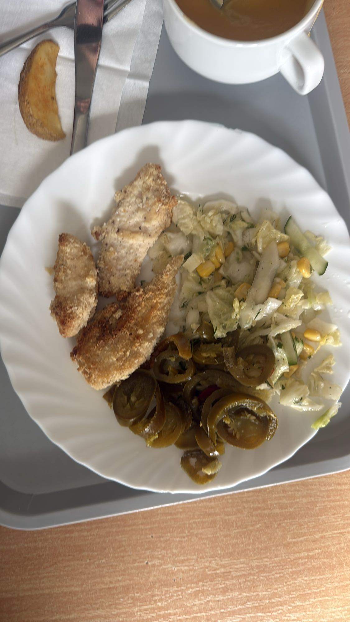 Piept de pui cu salată