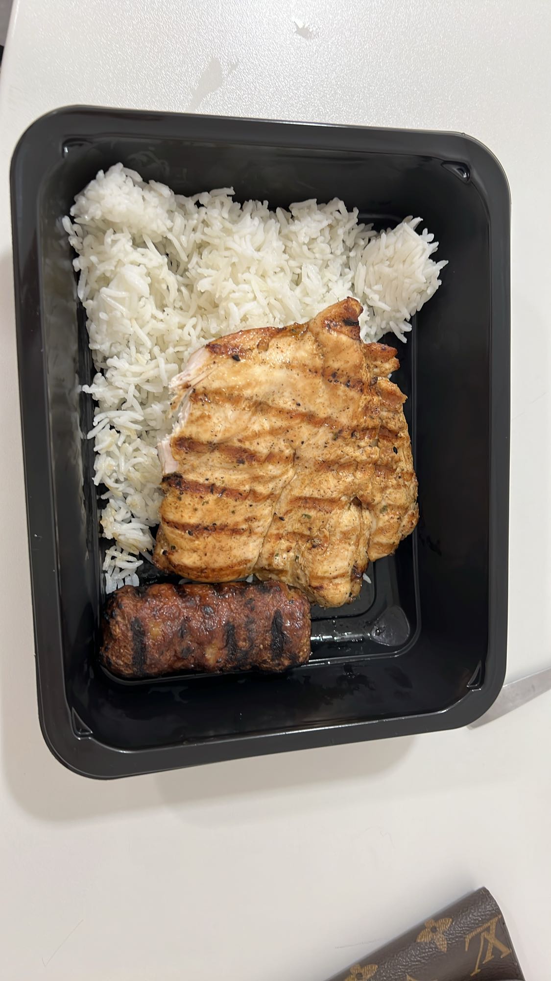 Pui cu orez și mici