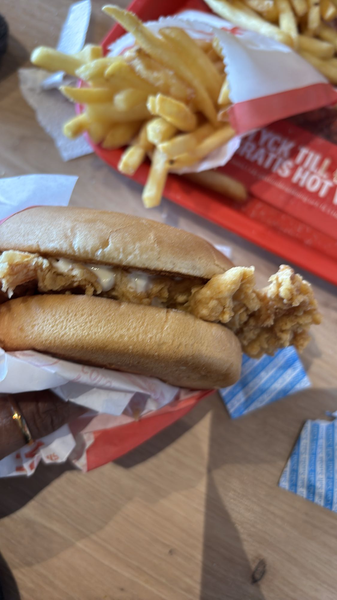 Kycklingsmörgås med pommes