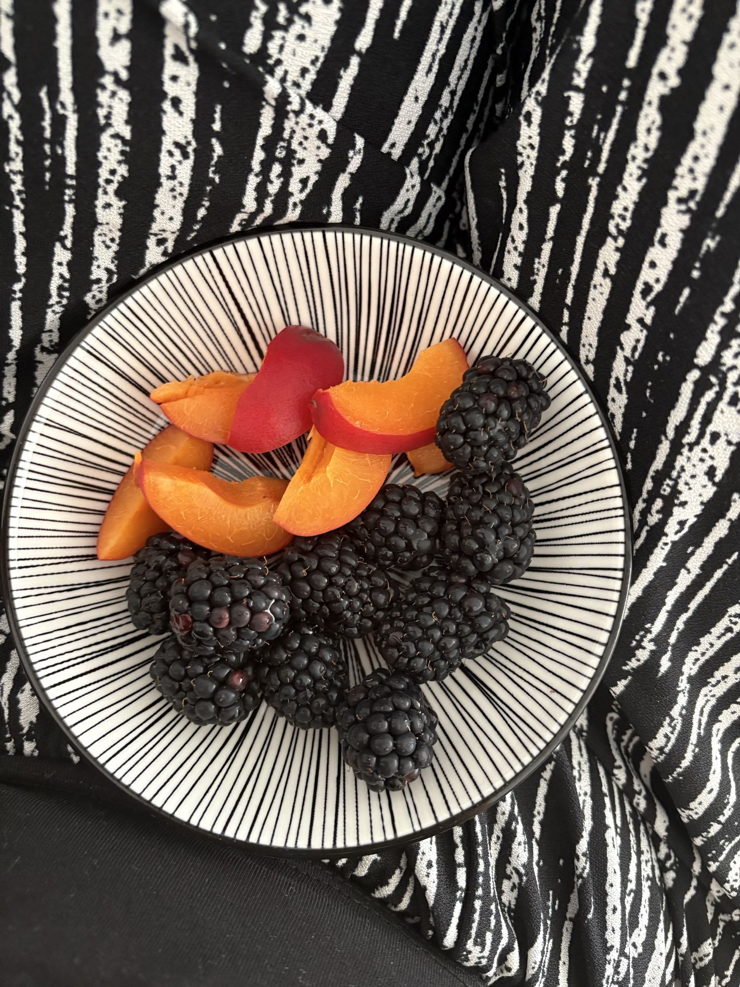 Fruitbordje bramen en abrikoos