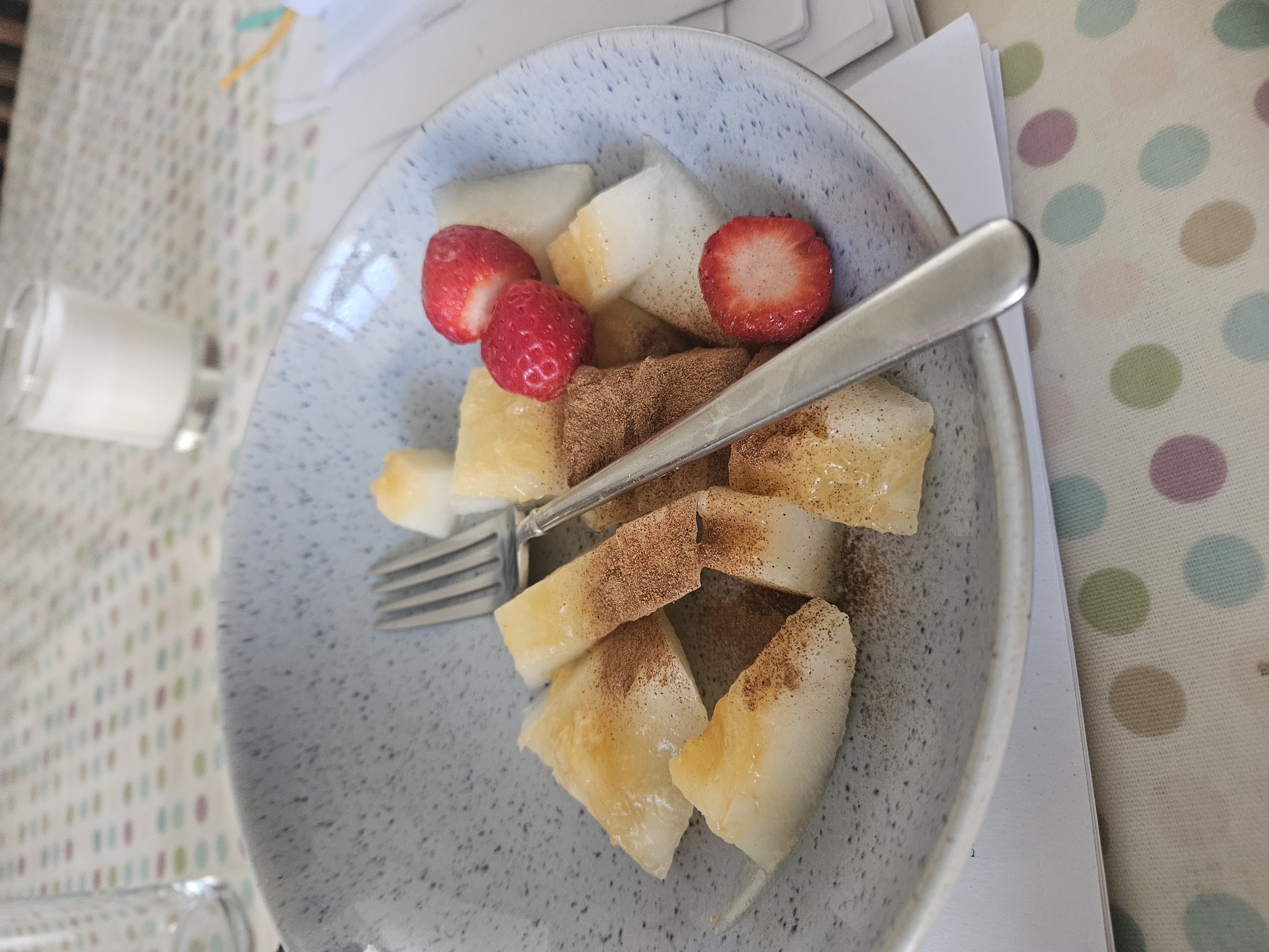 Fruit bowl with cinnamon