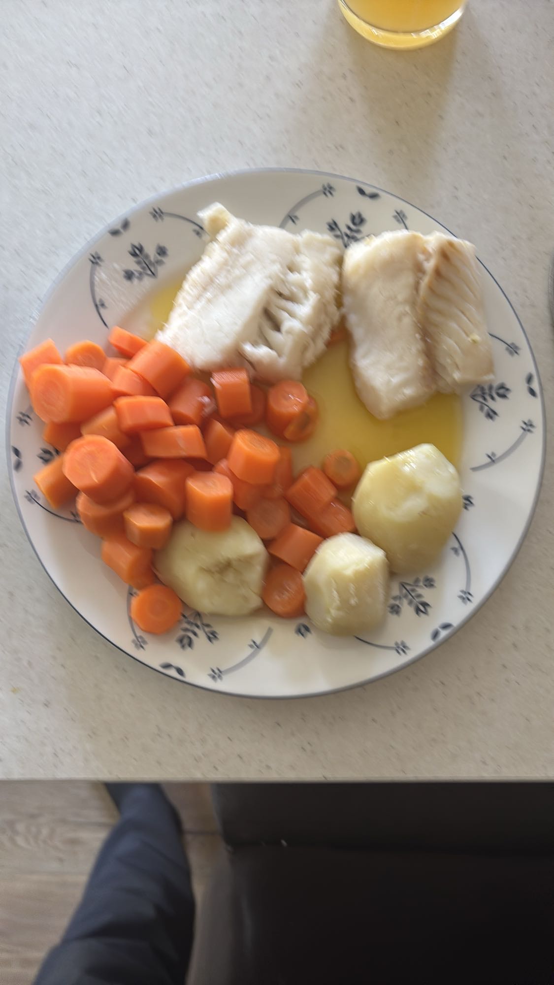 Torsk med gulrøtter og potet