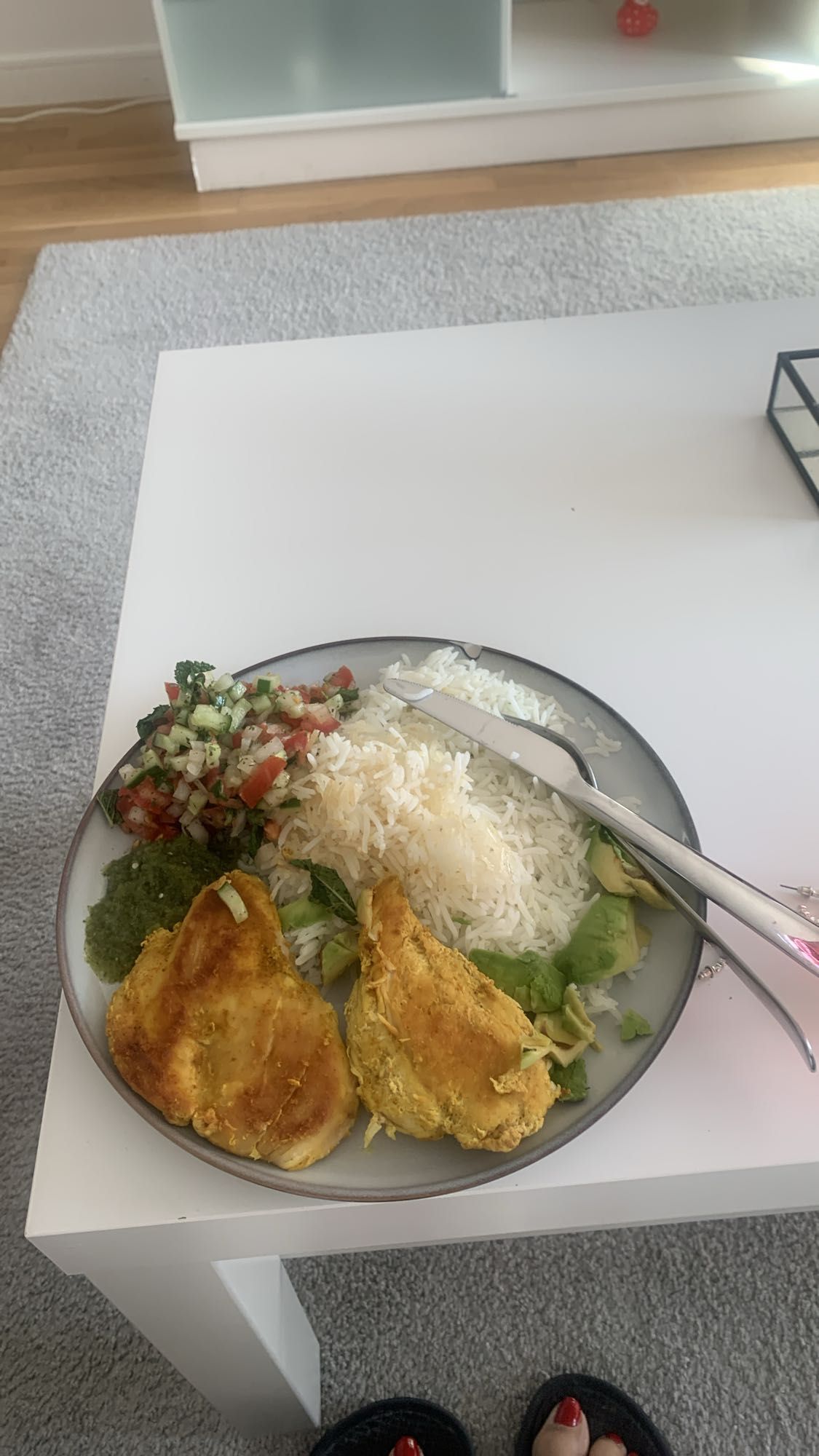 Kyckling med ris och sallad