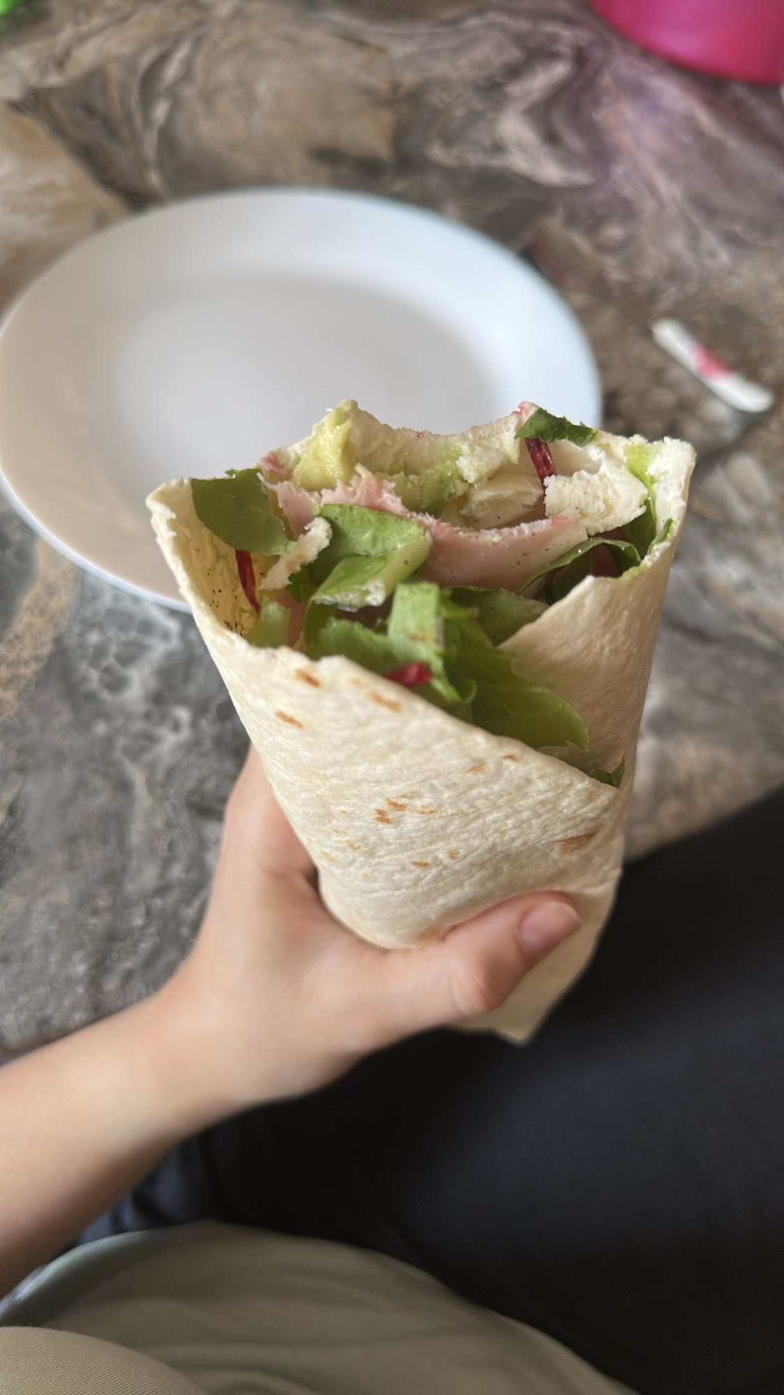 Wrap cu șuncă și legume