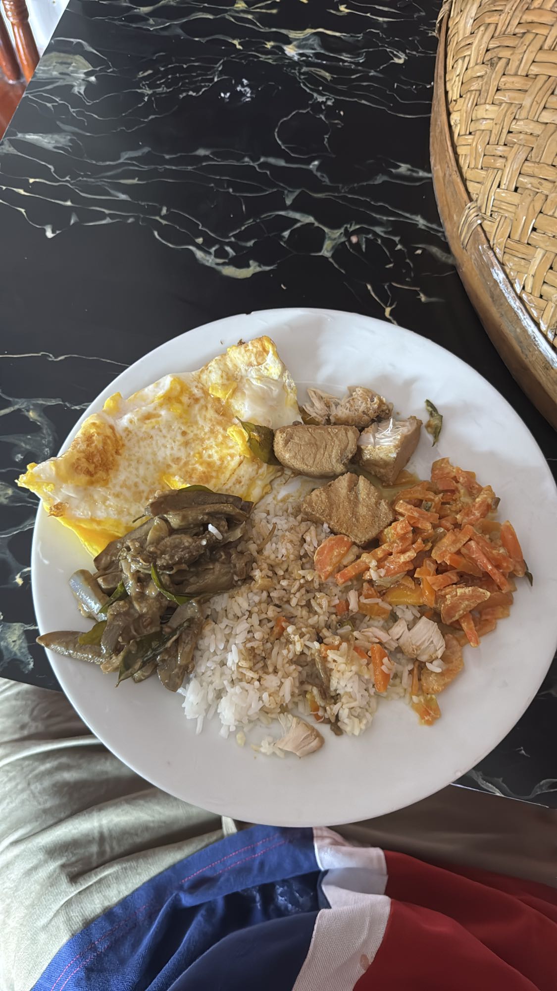 Egg, tofu, rice, veggies plate