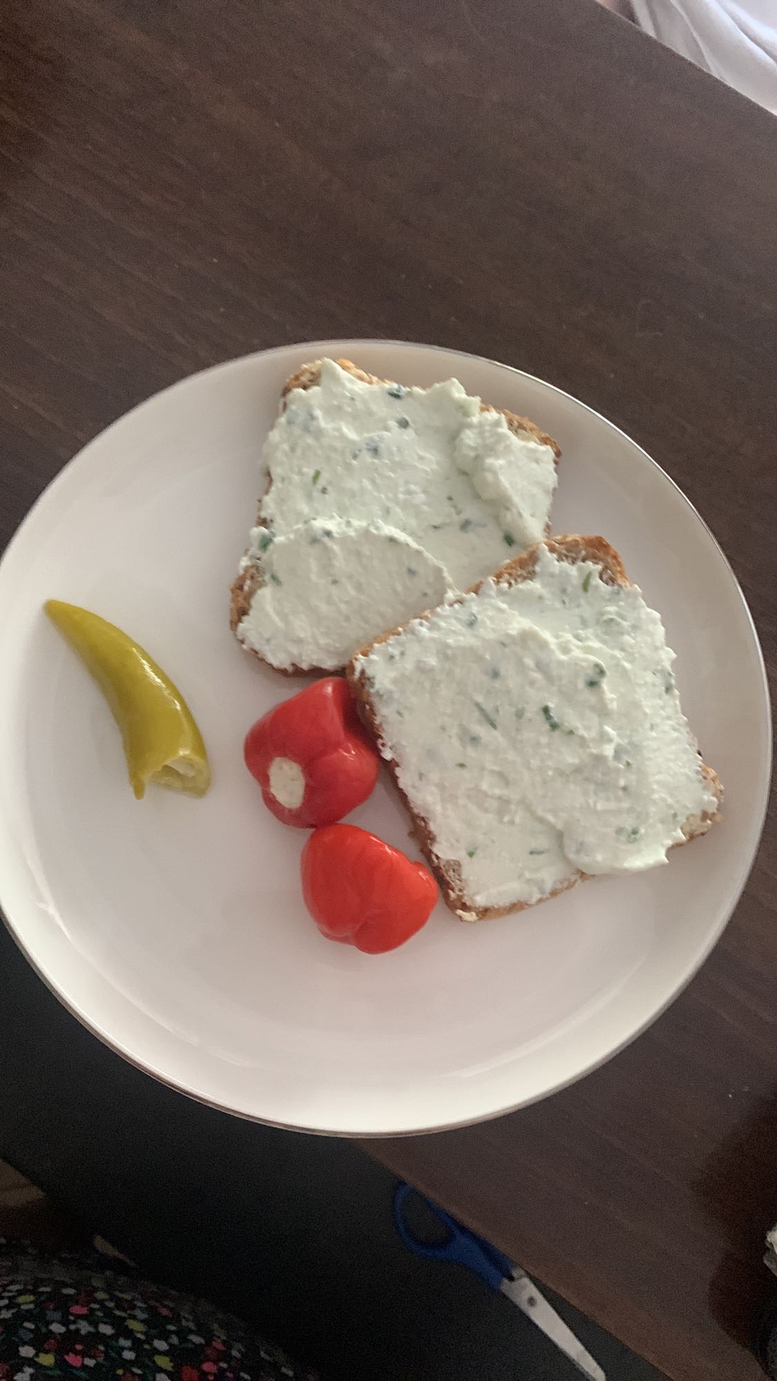 Kanapki z twarożkiem i papryką