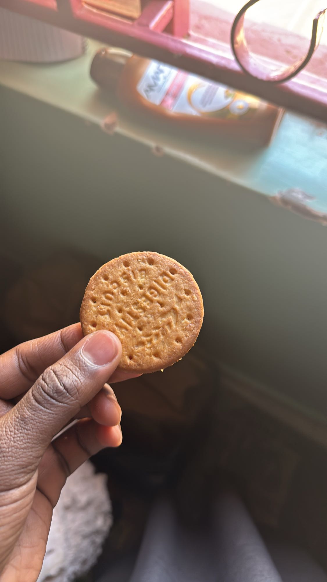 Plain tea biscuit