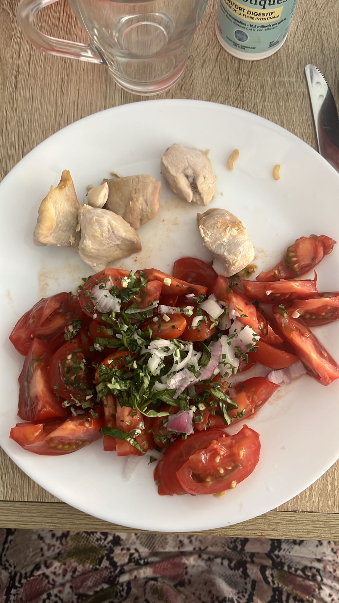 Poulet et salade fraîche