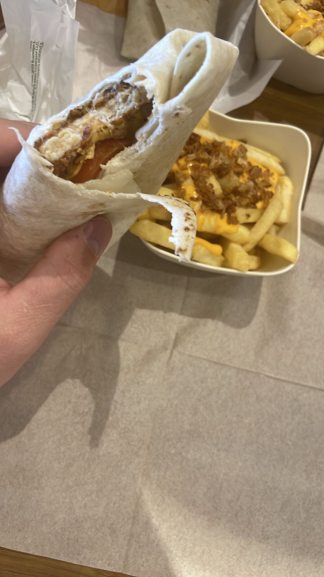 Wrap et frites au fromage