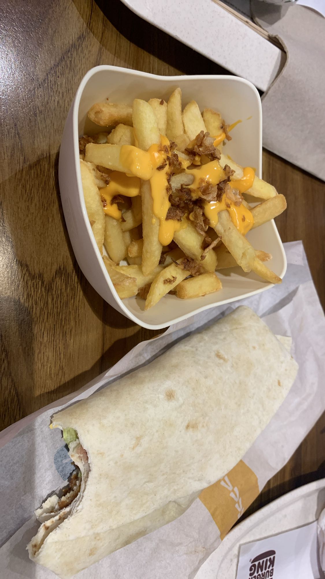 Wrap et frites au fromage