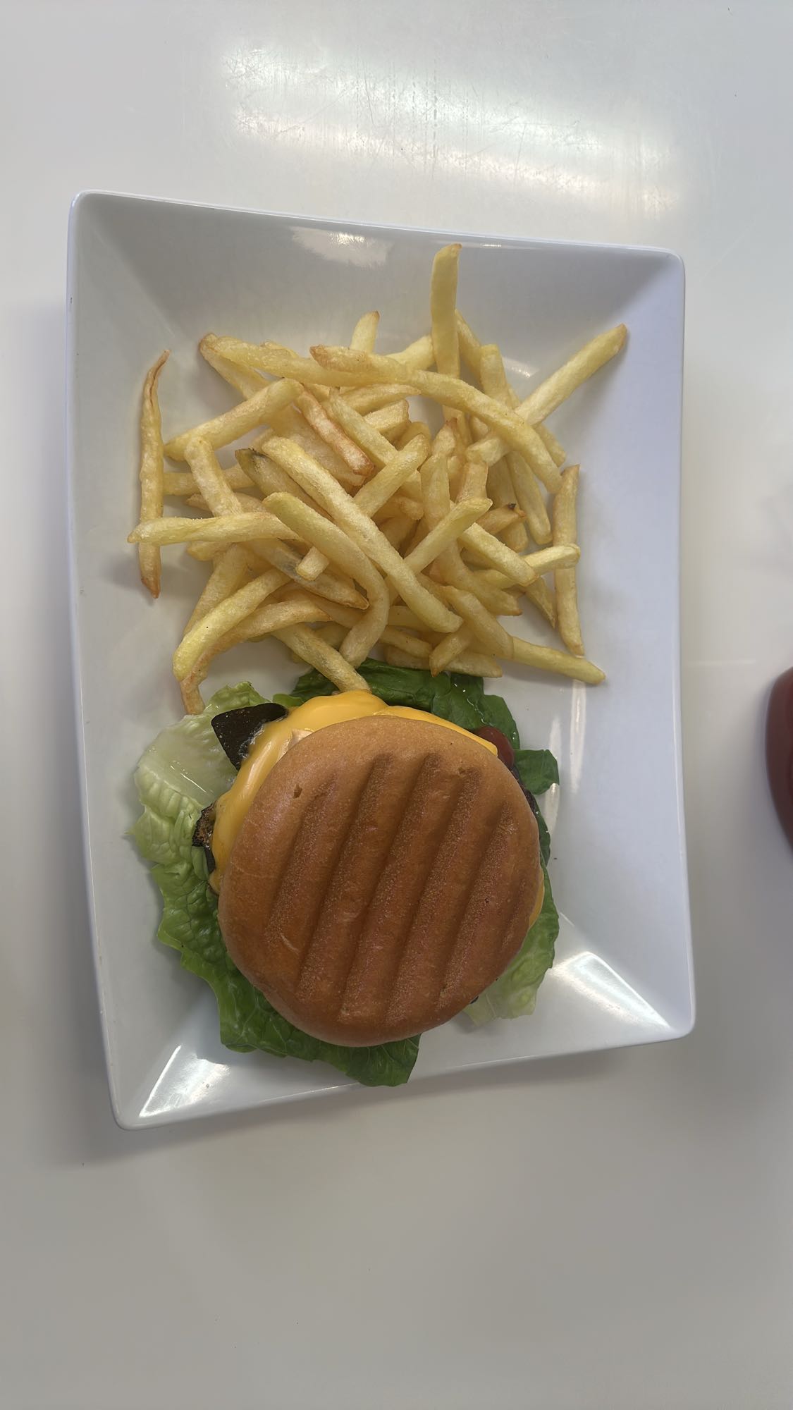 Hamburgare med pommes