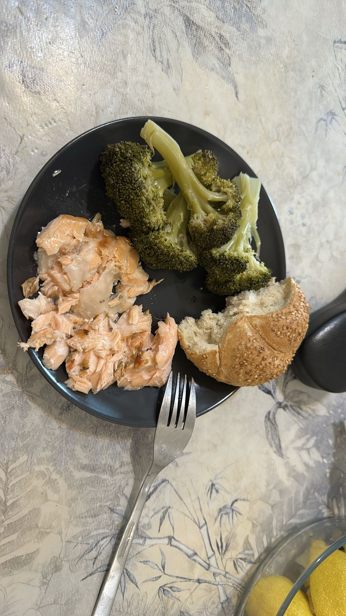 Salmon, Broccoli & Roll