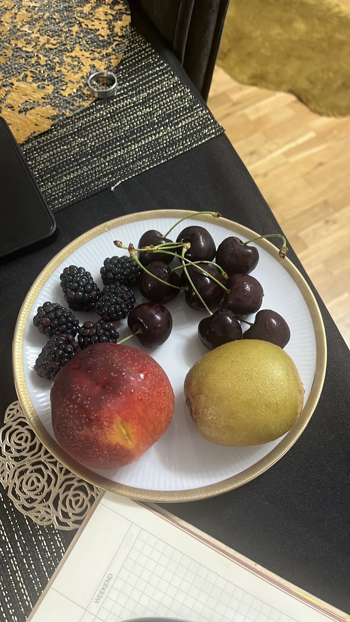 Tabağı meyve karışımı