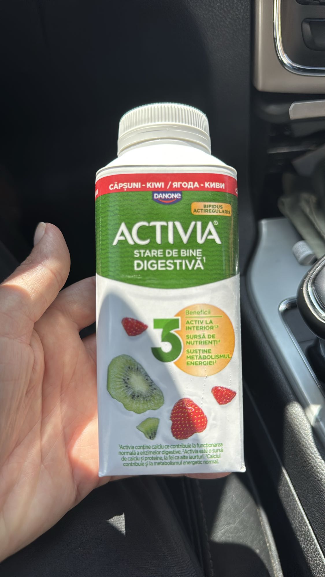 Activia căpșuni kiwi