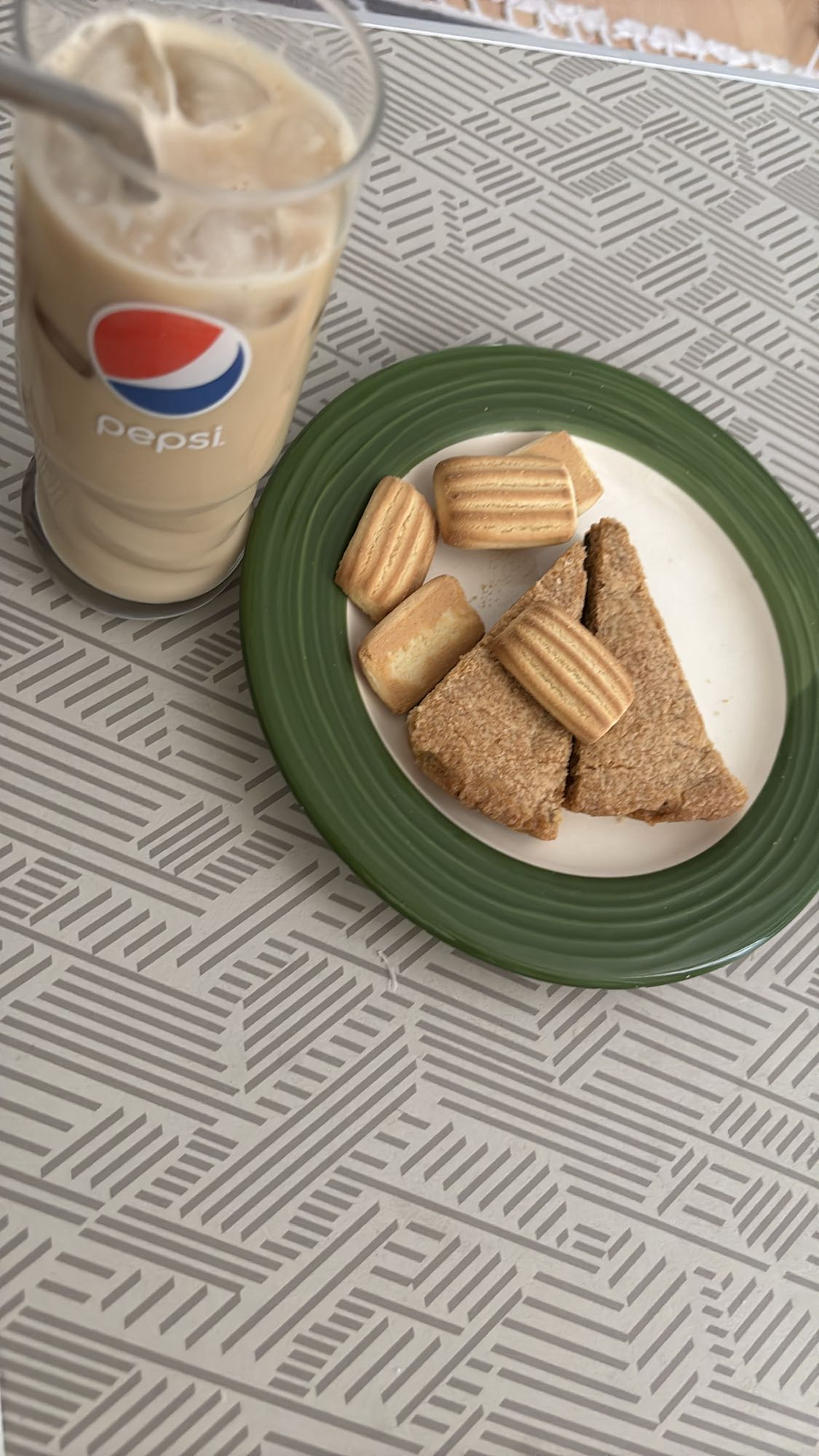 Bisküvi ve soğuk kahve