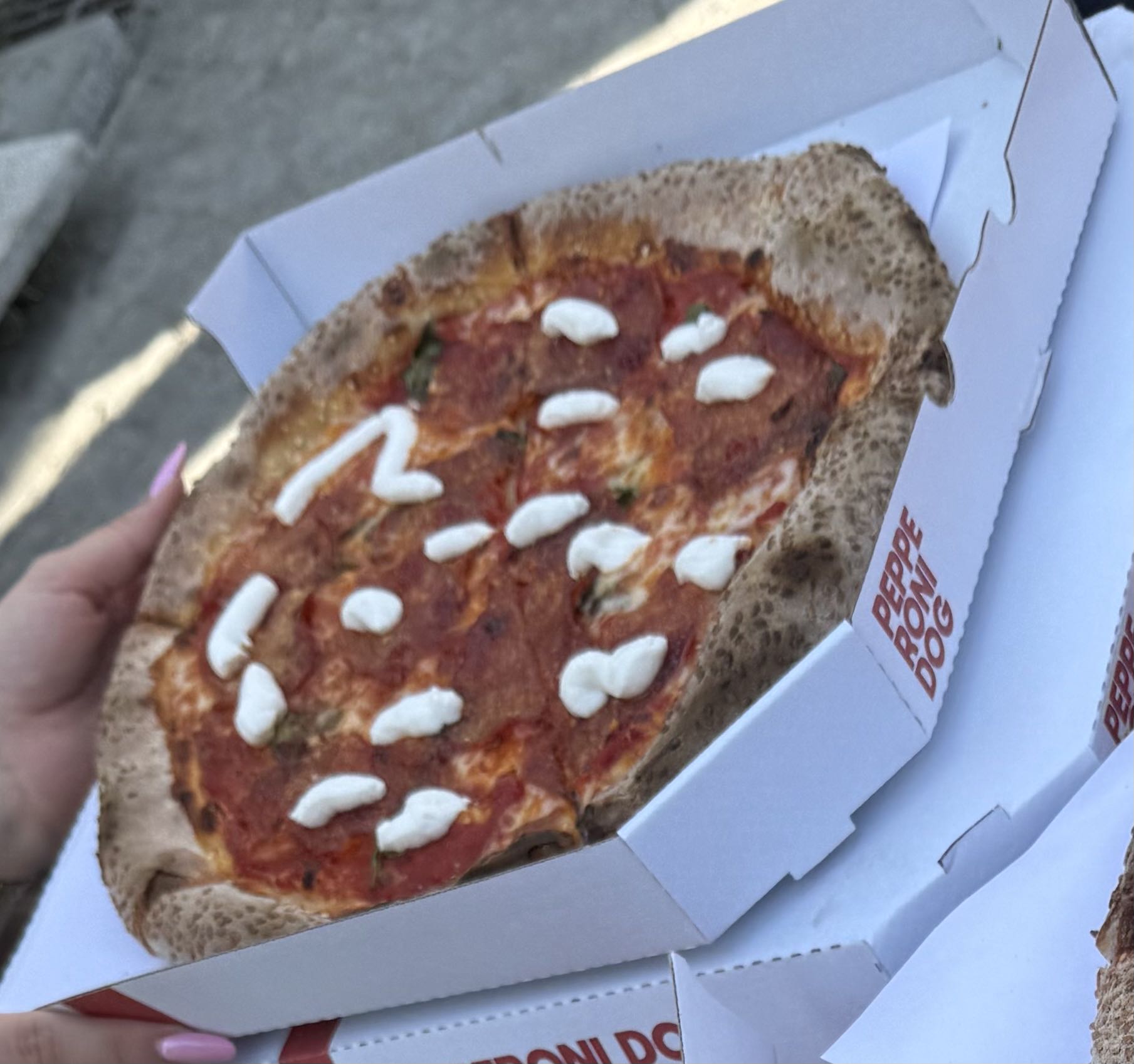 Pizza pepperoni cu brânză