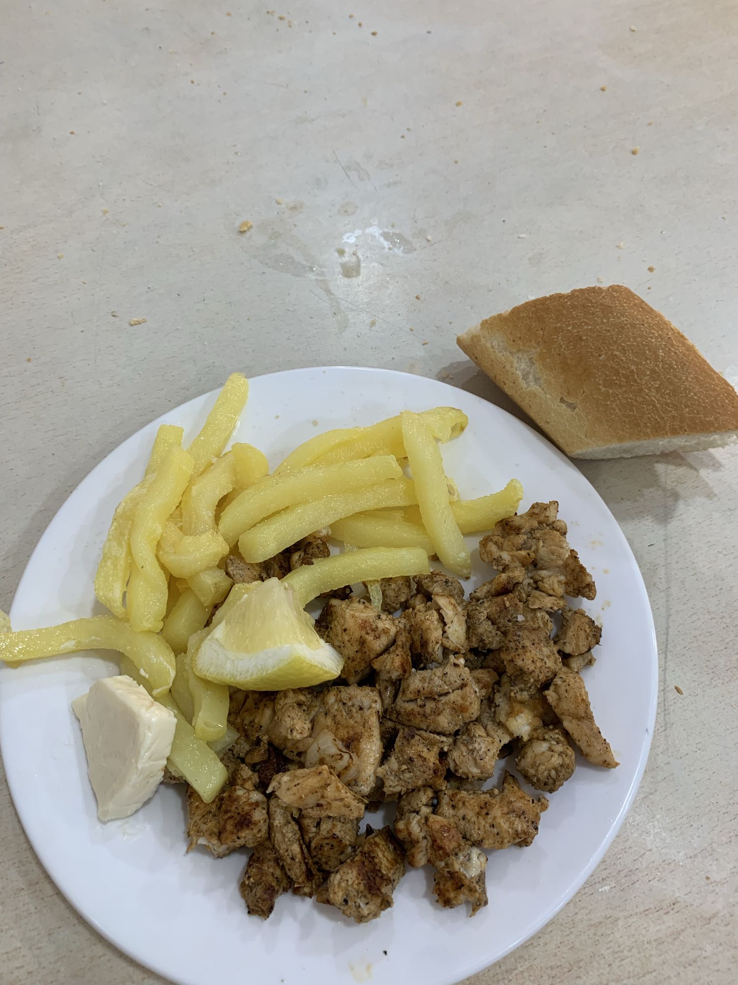 Poulet, frites et pain