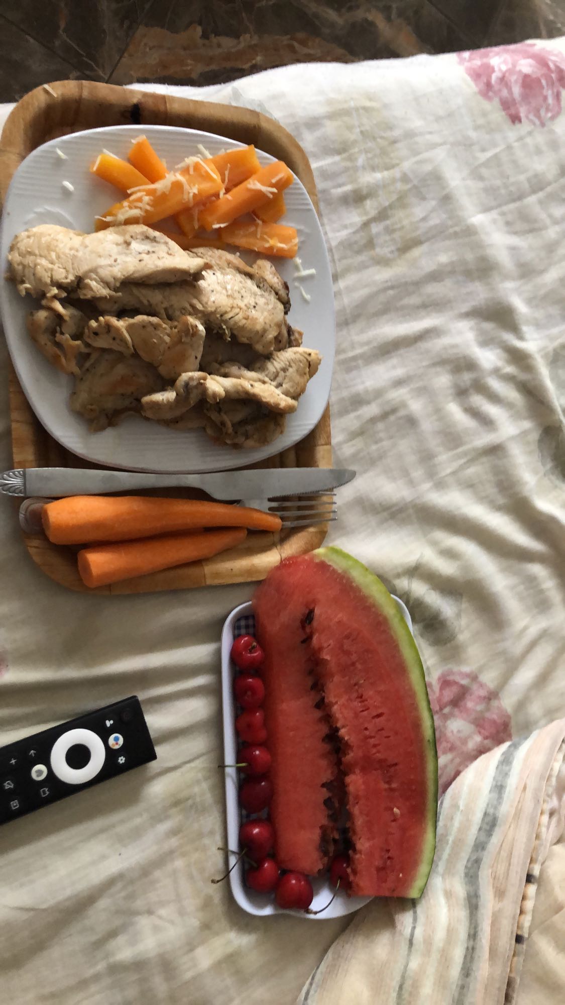 Poulet et fruits frais