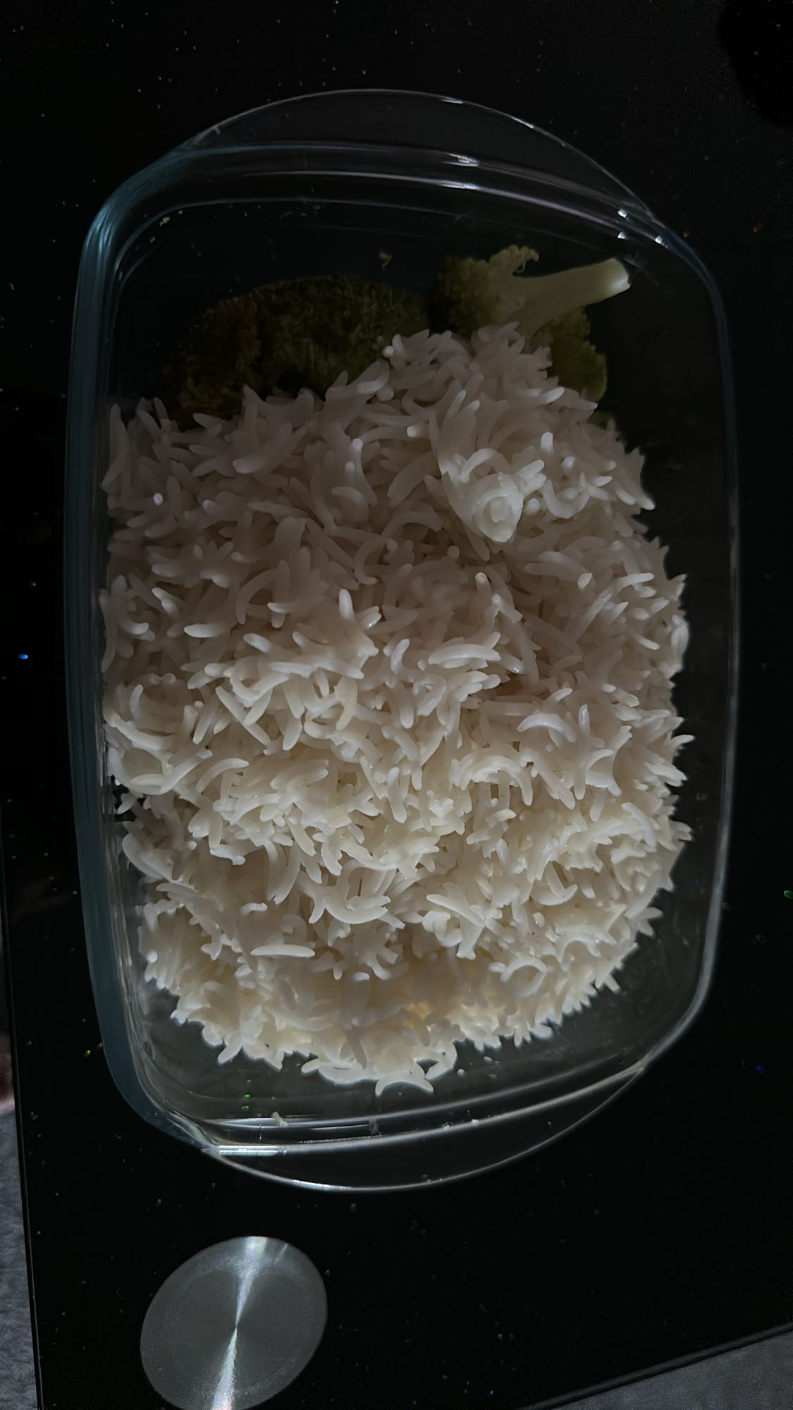 Gekochter Reis mit Brokkoli