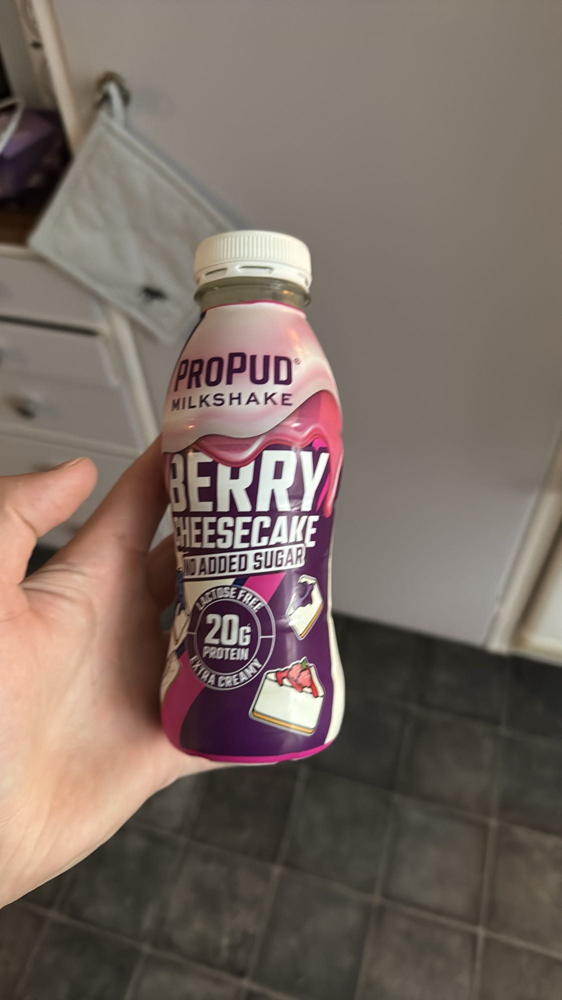 Berry cheesecake shake