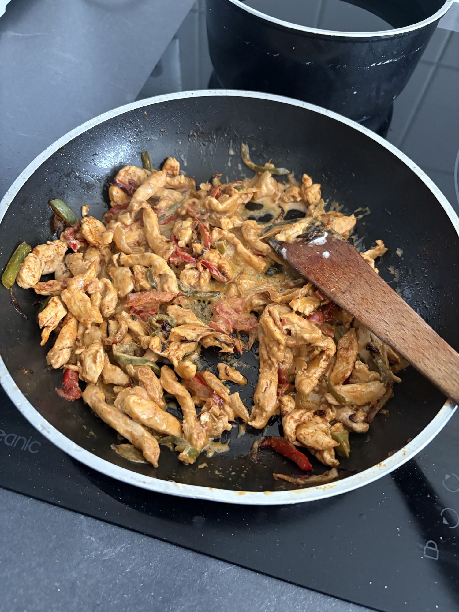 Poulet sauté aux légumes