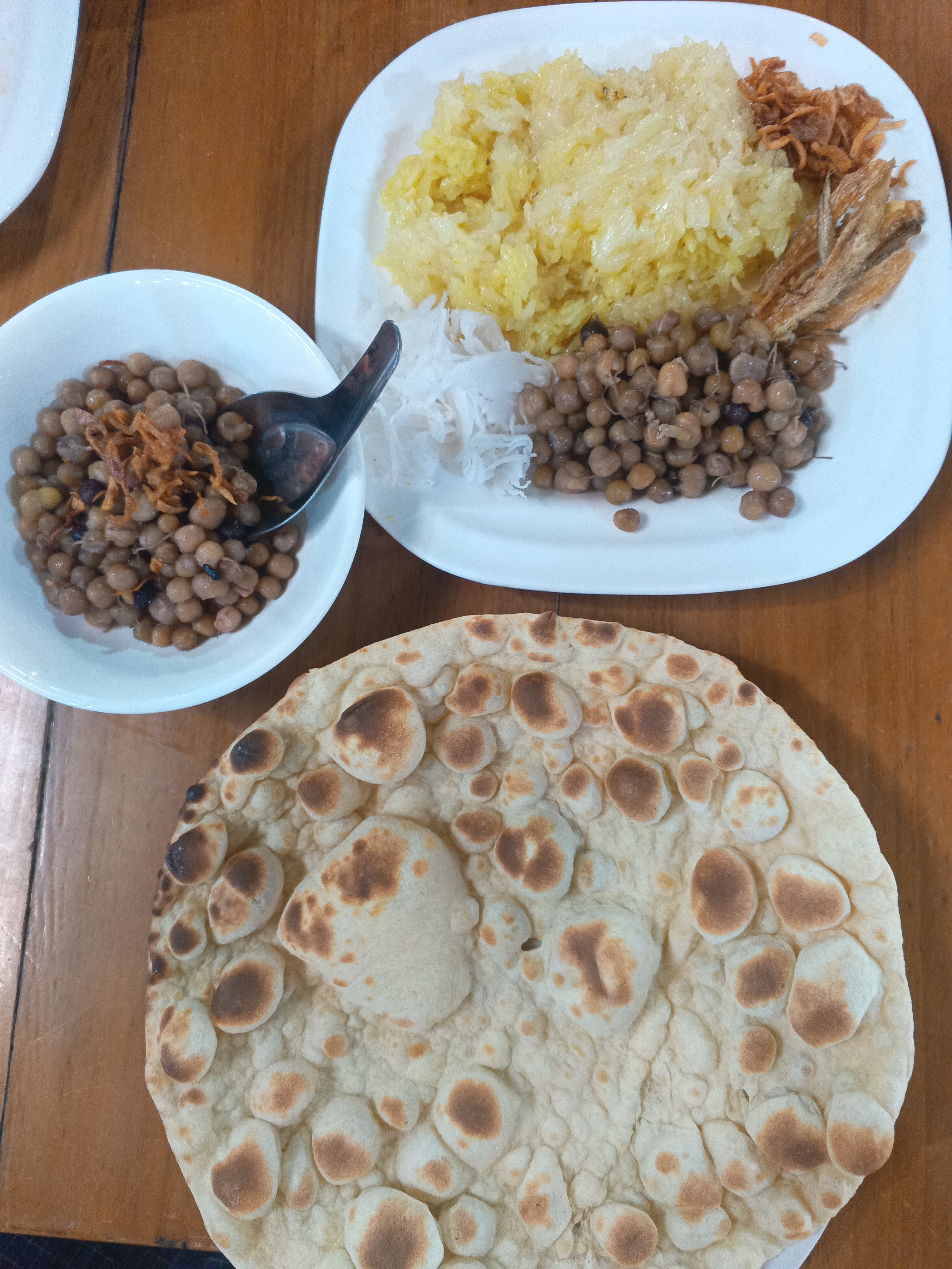 Sticky Rice, Beans & Flatbread