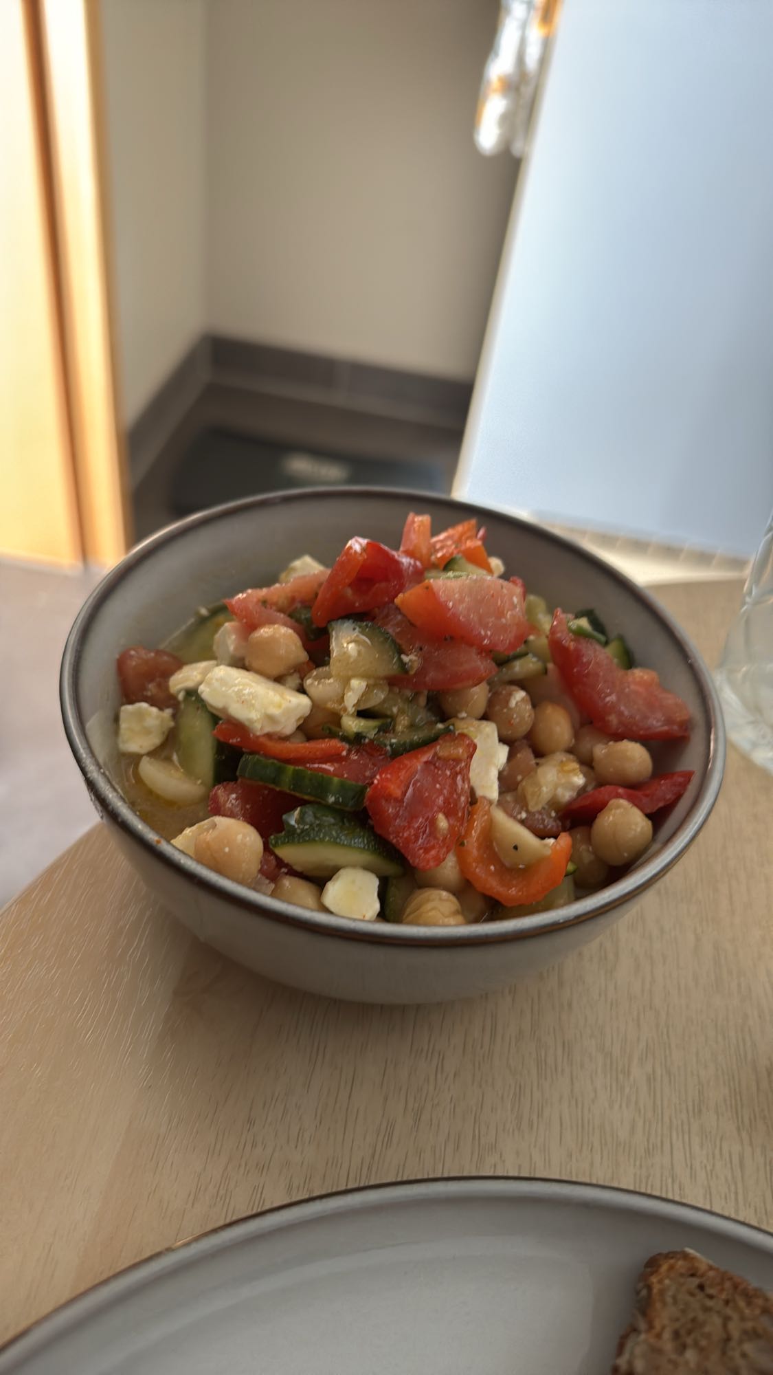 Kichererbsen-Gemüse-Salat