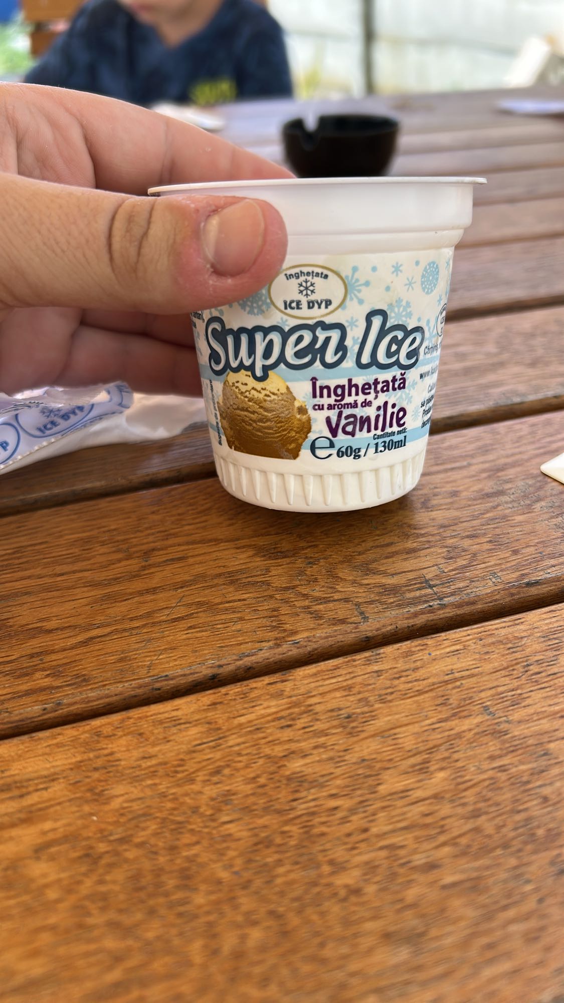 Înghețată vanilie cupă