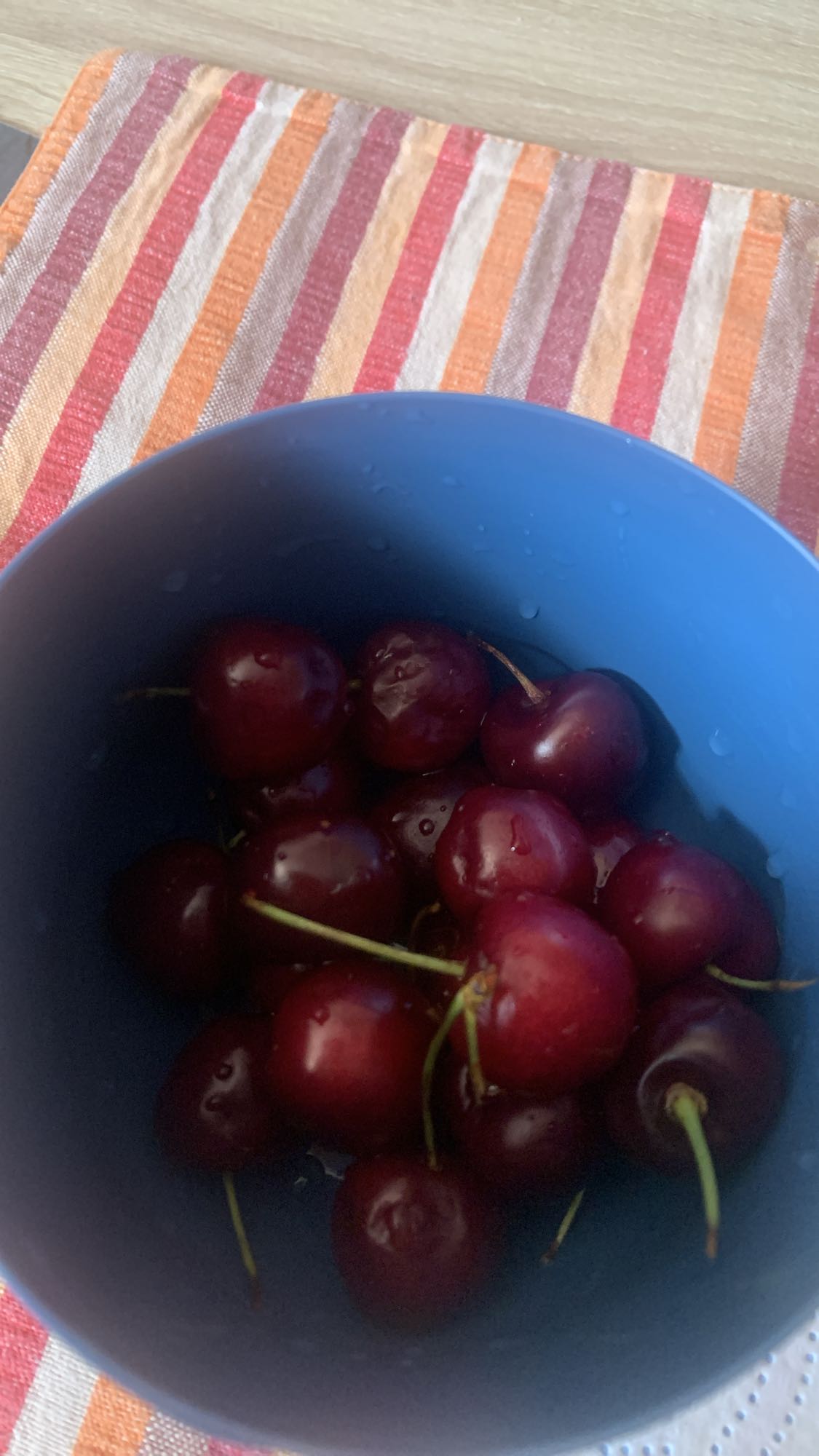 cerezas frescas