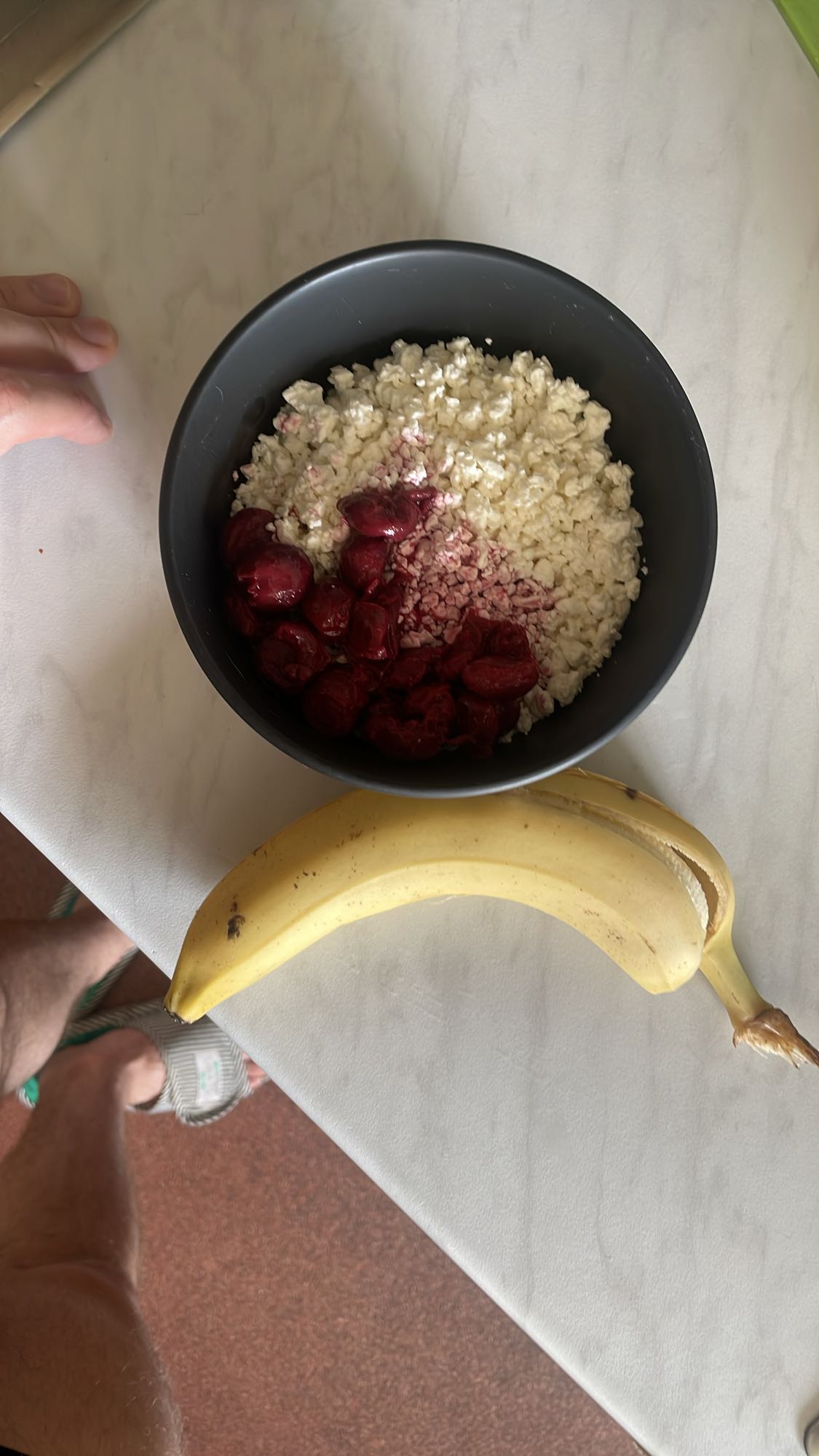 творог с вишней и бананом