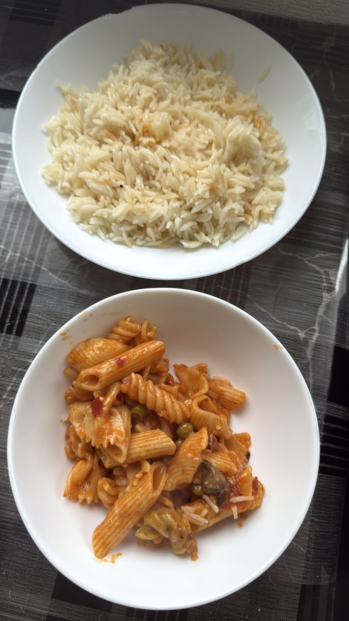 Reis und Gemüsepasta