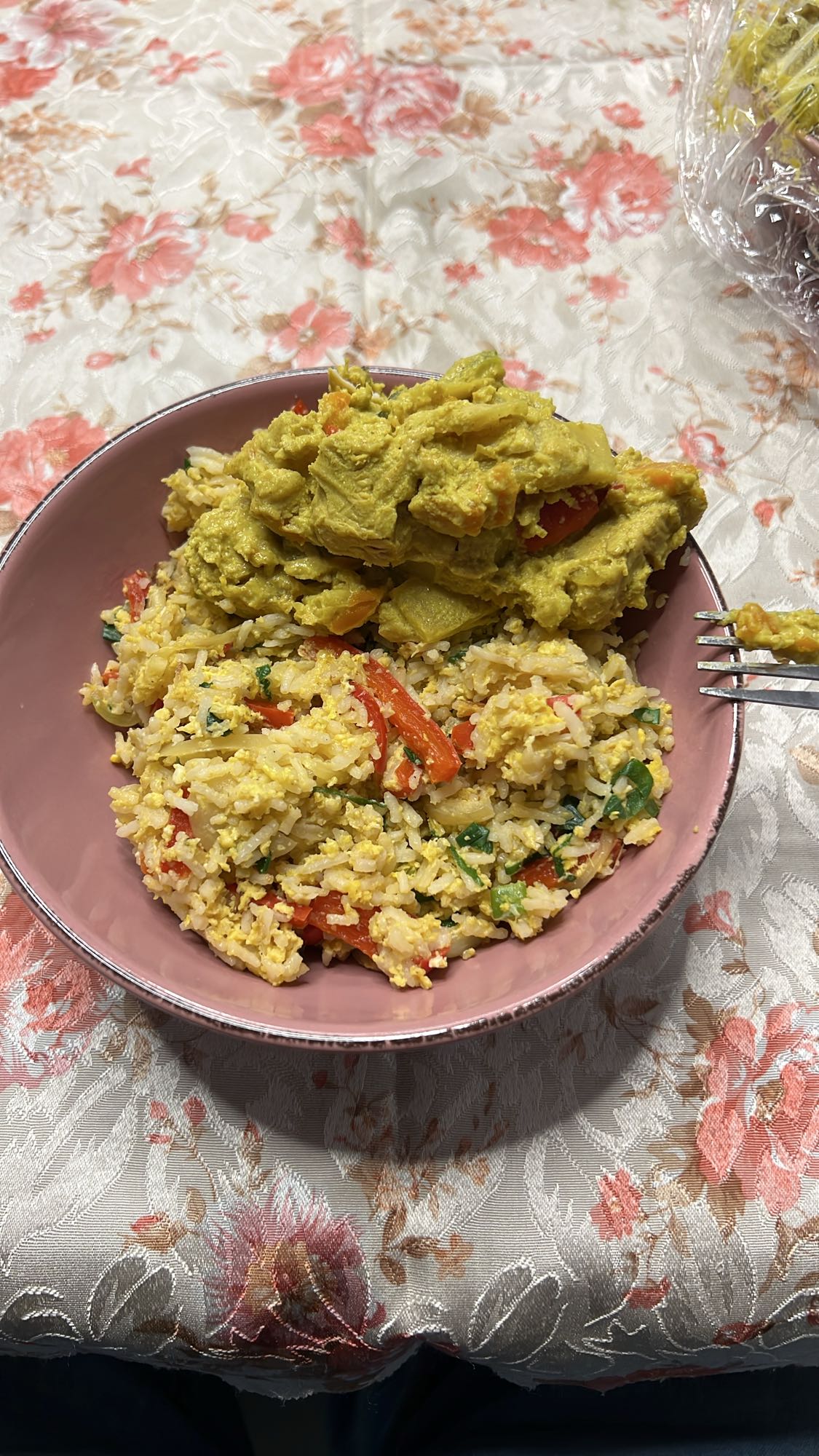 Orez prăjit cu curry de pui