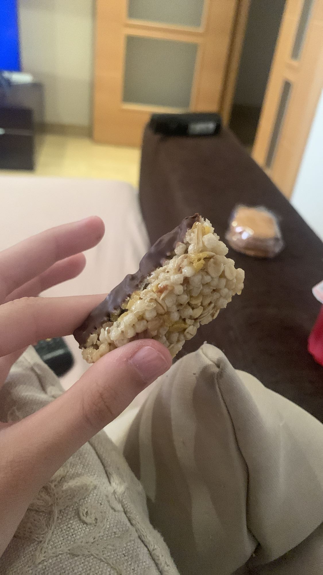 Barra de cereal con chocolate