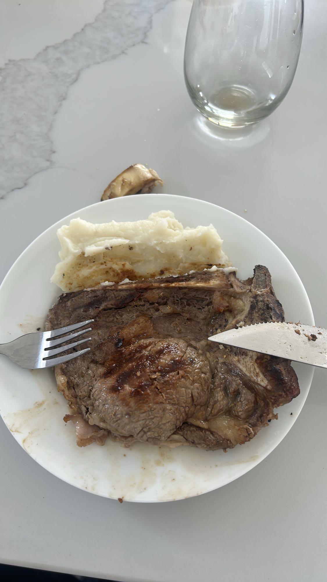 Bistec con puré de papa