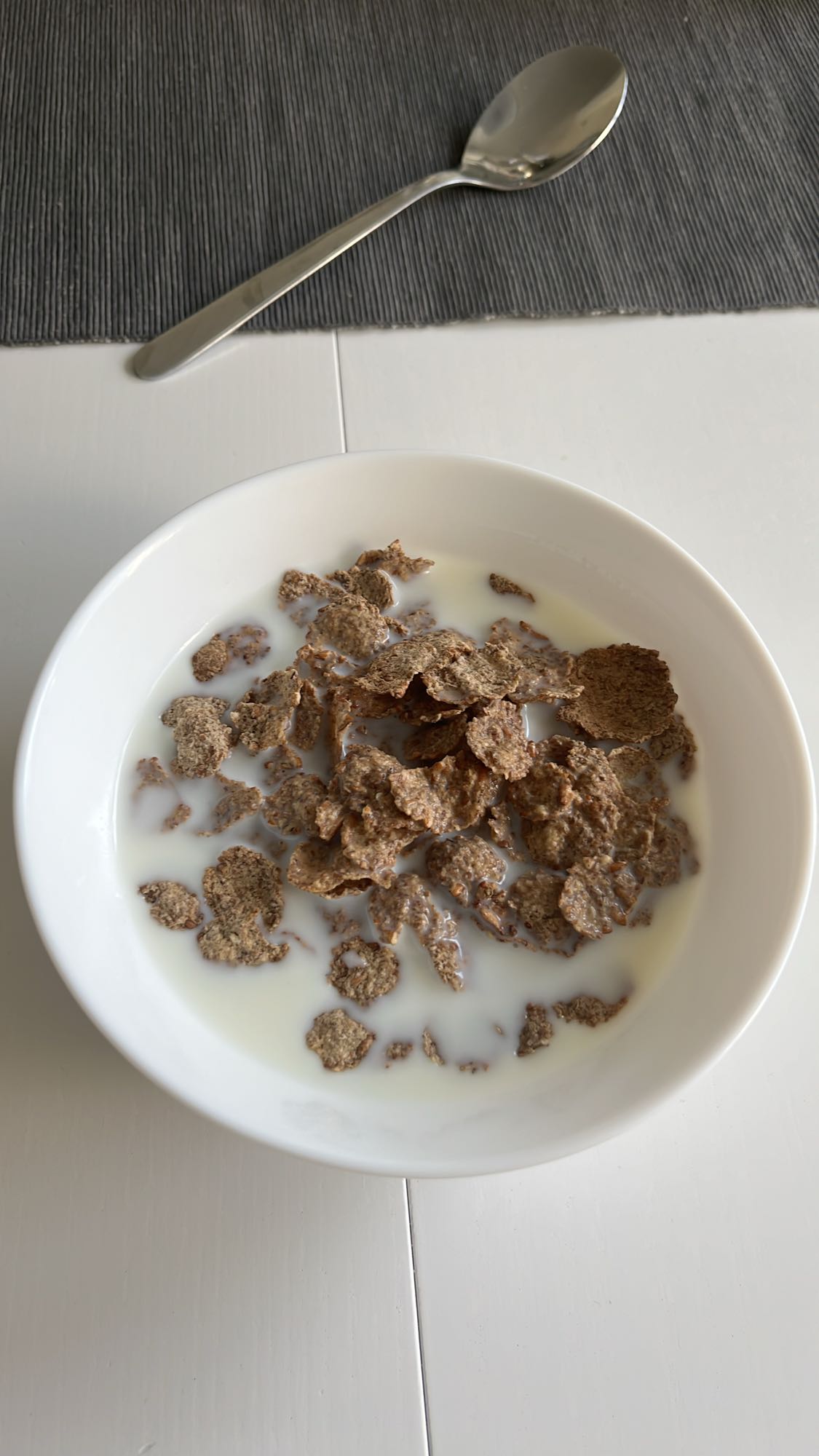 Fullkornsflingor med havremjölk